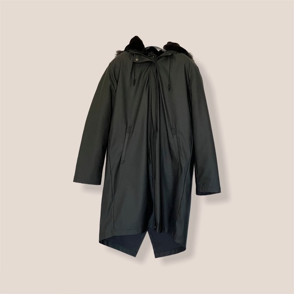 Raincoat, Windbreaker - Picture 3 of 9